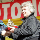 Imagen de archivo del exmotorista Ángel Nieto cuando recibió el 'Pingüino de Oro' de la 25 edición de la concentración motorista 'Pingüinos'-LETICIA PÉREZ / ICAL