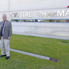 Gerardo Gutiérrez en el Parque Tecnológico de Boecillo, Valladolid, ante la sede de su firma Crystal Pharma.-Pablo Requejo