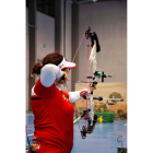 La vallisoletana Ana Alonso dispara durante el Campeonato de tiro con arco en 3D celebrado en Salamanca.