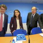 Andrea Levy, Juan Vicente Herrera y Fernando Rey, ayer, en la presentación de la ponencia en Valladolid.-ICAL