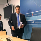 Los miembros del PP en la Comisión de Investigación del Hospital de Burgos, Salvador Cruz y Ángel Ibáñez informan sobre el funcionamiento de la misma.-ICAL