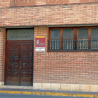 La puerta de la entrada del actual consultorio médico de Mojados.