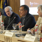 Presentación de los nuevos volúmenes de la Biblioteca Atapuerca, de (I) a (D), el secretario de estado de Cultura, José María Lasalle, el presidente de la fundación Atapuerca, Antonio Méndez Pozo, el director gral de politica cultural de la Junta, Enrique-Ical