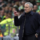 Mourinho, entrenador del Manchester United.-AFP / PHILIPPE DESMAZES