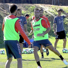 Ortuño, el primjero de frente, en su único entrenamiento en los Anexos.-BALCAZA