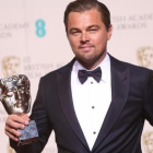 Leonardo DiCaprio, con el premio Bafta al mejor actor por 'El renacido', el 14 de febrero.-AP / JOEL RYAN