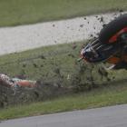 Espectacular y decisiva caída de Marc Márquez (Honda), hoy en el trazado australiano de Phillip Island.-MIRCO LAZZARI