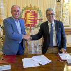Antonio Gato y Juan Carlos Prieto, director de la Fundación Santa María la Real.-ICAL