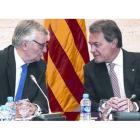 El fiscal general del Estado, Eduardo Torres Dulce, y el 'president' Artur Mas, en el Palau de la Generalitat.-Foto: JORDI BEDMAR