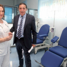 El consejero de Sanidad, Antonio María Sáez, visita el nuevo hospital de día oncohematológico y el laboratorio de extracciones para análisis del Hospital Clínico Universitario-