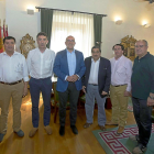 Jesús Julio Carnero ayer, junto a representantes de la asociación chilena y de CCOO Valladolid y Castilla y León-EL MUNDO