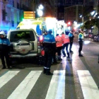 Las emergencias atienden a la herida en uno de los atropellos registrados en Valladolid.-POLICÍA MUNICIPAL VALLADOLID