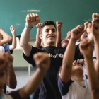 Marc Márquez se divierte con los niños de la favela de Sao Paulo Mario Santalucia, en Diadema.-UNICEF / FABIO TADEU MINORU