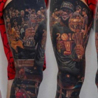 Un superfan de Lebron James se ha tatuado los éxitos de su carrera en las piernas.-INSTAGRAM / NASAIA USTINOVA