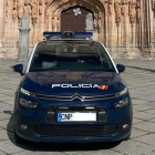 Foto de un coche de la Policía Nacional en San Pablo. - E. M.
