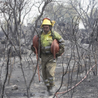 Labores de extinción en el incendio de Pinilla de Fermoselle.-ICAL