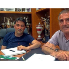El nuevo técnico del Real Valladolid ya se encuentra en la ciudad (hoy será presentado) y ayer estuvo reunido con Braulio para confeccionar la nueva plantilla. Una amistad de muchos años que ahora se une en Zorrilla.-REAL VALLADOLID