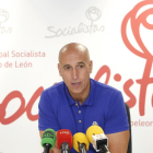 El portavoz del PSOE en el Ayuntamiento de León, Jose Antonio Díez, hace balance del primer año de Antonio Silván como alcalde.-ICAL
