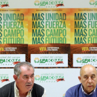 El coordinador de la Alianza UPA-COAG, Aurelio Pérez, (D) y el secretario de COAG, Aurelio González.-ICAL