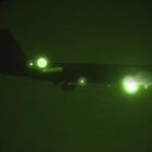 Un B-52 realiza la maniobra de aterrizaje en la base de EEUU en Qatar, este jueves.-AP