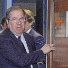 El presidente Juan Vicente Herrera, sale de la sede tras la reunión.-J.M. Lostau