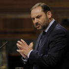 José Luis Ábalos, este miércoles durante el debate de la moción de censura en el Congreso.-JOSÉ LUIS ROCA