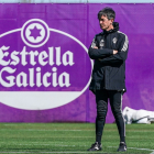 Pacheta, hoy en su último entrenamiento en el real Valladolid antes de comunicar el club su cese. / IÑAKI SOLA / RVCF