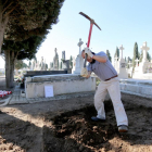 La Asociación para la Recuperación de la Memoria Histórica (ARMH) realiza una intervención arqueológica en un espacio de intacto de 12 metros cuadrados para determinar si existe una fosa común en el cementerio del Carmen de Valladolid-ICAL