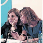Camacho, con la vipresidenta del Gobierno, Soraya Sáenz de Santamaría.-FOTO: CARLOS MONTAÑÉS