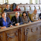 Miembros de la CUVA en una reunión celebrada en el Ayuntamiento de Valladolid.-M. A. SANTOS / PHOTOGENIC