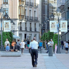 ‘CALLE SANTIAGO’. El Jurado de la XXX edición de los galardones de Periodismo Francisco de Cossío premió ayer la fotografía que encabeza estas líneas, obra de Nacho Gallego Valverde, de la Agencia Efe. ‘Calle Santiago’, título de la instantánea, ilustra a-Nacho Gallego / EFE