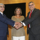La consejera de Agricultura y Ganadería y portavoz de la Junta de Castilla y León, Milagros Marcos, firma un protocolo con la Asociación de Empresarios de Supermercados de Castilla y León (Asucyl) y con la Asociación Nacional de Grandes Empresas.-ICAL
