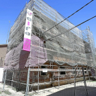 Edificio de Zorzal 12, de propiedad municipal, que ha sido avanzadilla de las obras de la primera fase.-M.Á.SANTOS