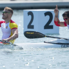 Marcus Cooper y Rodrigo Germade celebran su triunfo en Castelldefels-ENRIC FONTCUBERTA (EFE)