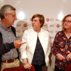 La secretaria confederal de Igualdad de UGT, Almudena Fontecha (C); y el secretario general de los ugetistas de Castilla y León, Agustín Prieto, presentan una iniciativa legislativa popular para impulsar una prestación de servicios mínimos. Junto a ellos,-Ical