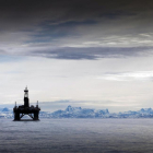 Plataforma petrolífera Leiv Eiriksson, en el océano Ártico.-AP