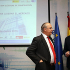 El viceconsejero de Economía y Competitvidad, Carlos Martín Tobalina, inaugura el primer encuentro BIM de Clúster de Construcción junto al presidente de AICE, Alejandro Miranda.-ICAL