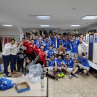 Jugadores y cuerpo técnico del Recoletas Atlético Valladolid festejan en el vestuario de Huerta del Rey su final de campaña en la Liga Asobal.-TWITTER
