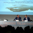 El consejero de Sanidad, Antonio María Sáez Aguado, y el director general de Asistencia Sanitaria, José Jolín, inauguran la jornada técnica de presentación del Plan de Cuidados Paliativos 2017-2020 de Sacyl-ICAL