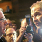 José Luis habla con Herrera tras su irrupción en el mitin de León el penúltimo día de campaña.-Ical