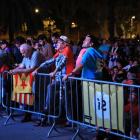 Concentración en el Passeig de Lluís Companys el día 10 de Octubre, durante la comparecencia del president Puigdemont en el Parlament.-FERRAN NADEU