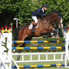 El jinete vallisoletano Fernando Pérez Díez realiza un salto con uno de sus caballos durante el transcurso de un concurso.-EL MUNDO