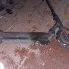 . Intoxicadas dos personas en Valladolid tras un incendio en el cableado de un patinete eléctrico que estaba cargando.- ICAL