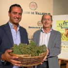 César López, alcalde de Serrada, y Luis Minguela, diputado provincial, en la presentación de la Fiesta.-EL MUNDO