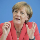 La canciller alemana Angela Merkel durante la rueda de prensa anual que ofrece para informar sobre asuntos de política nacional e internacional en Berlín este lunes.-Foto: EFE