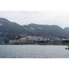 Vista de la bahía de Algeciras, con el peñón de Gibraltar al fondo.-Foto:   AFP / MARCOS MORENO