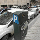Parquímetro en una calle con estacionamiento de la ORA-El Mundo