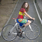 Isabel Martín posa con el maillot de campeona de España.-Miguel Ángel Santos