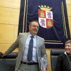 Fernando Rey, a su llegada a la Comisión  de Hacienda.-ICAL