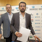 El presidente del CB Valladolid Sunil Bhardwaj acompañado por Juan Vela, presidente de la Fundación.-Pablo Requejo